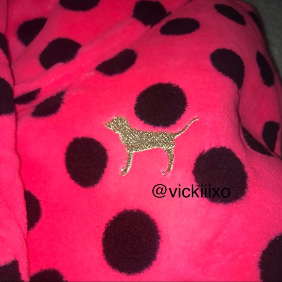 PINK Victoria’s Secret robe - Picture 3 of 4
